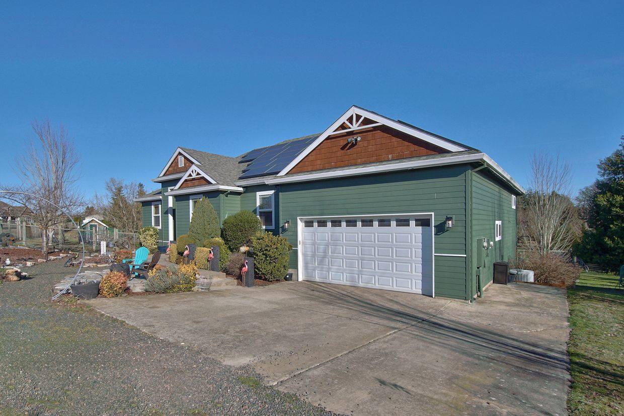 800 East Buttercup St, Yamhill, OR 97148