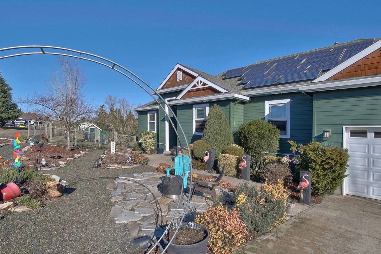 800 East Buttercup St, Yamhill, OR 97148