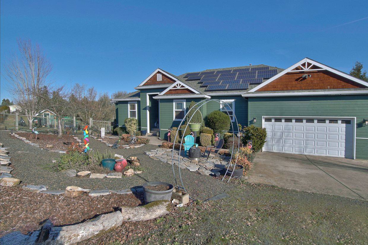 800 East Buttercup St, Yamhill, OR 97148