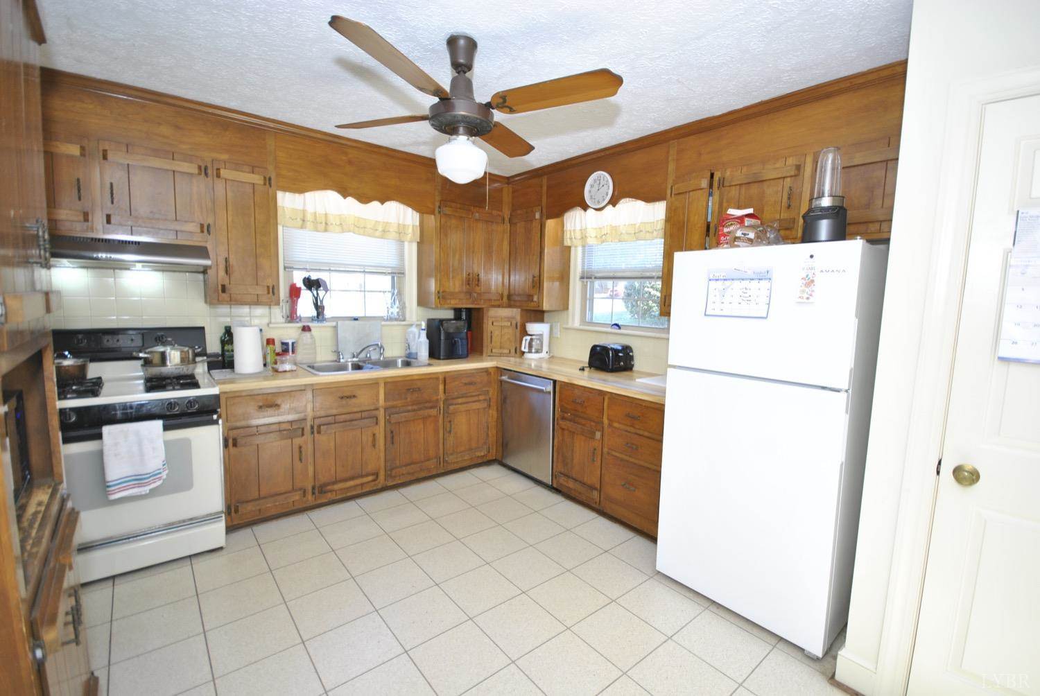 1121 Chestnut Hill Drive, Lynchburg, VA 24502