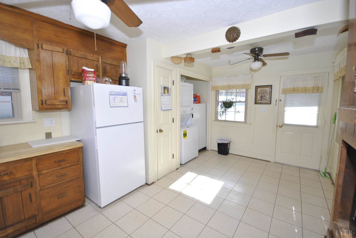 1121 Chestnut Hill Drive, Lynchburg, VA 24502