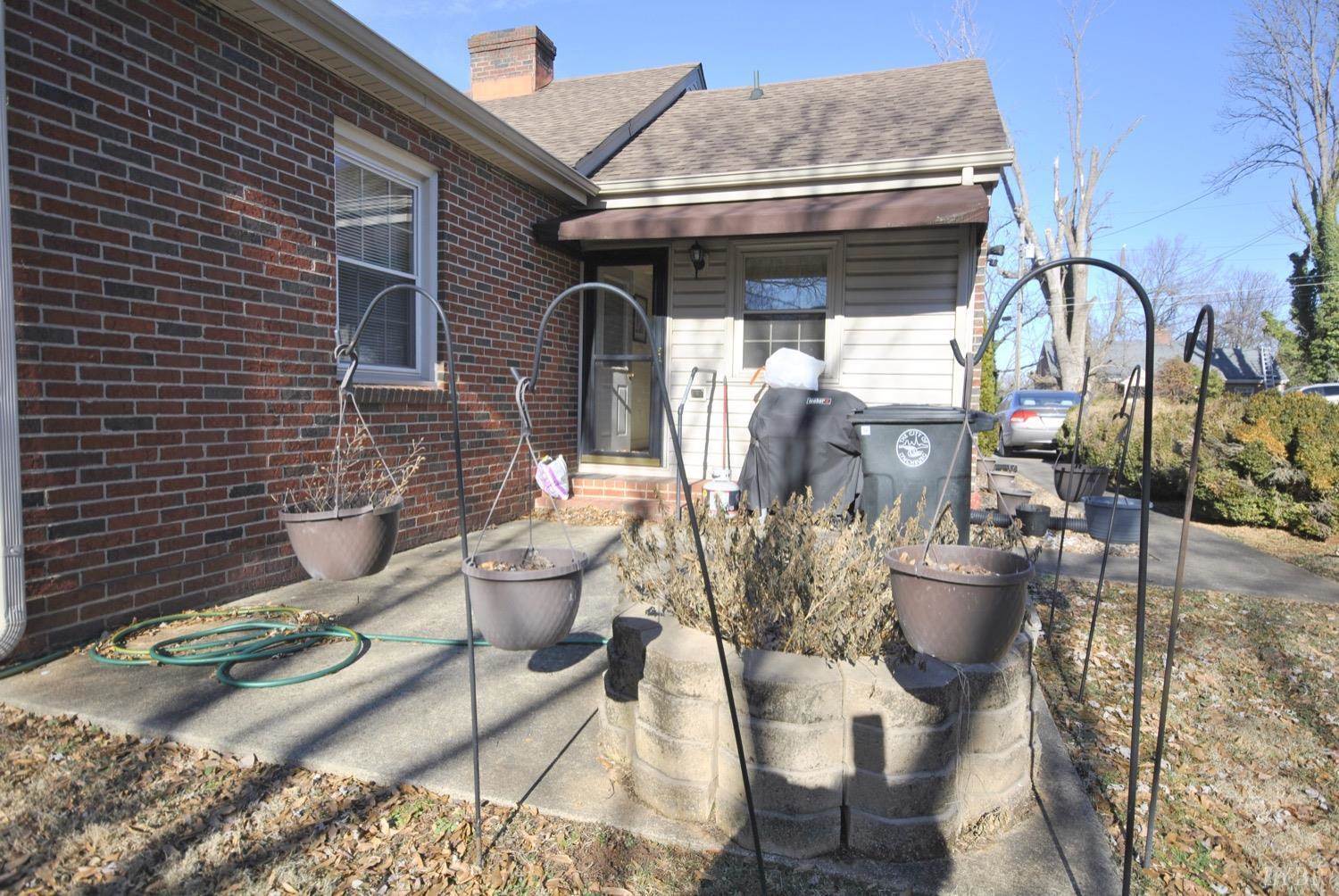 1121 Chestnut Hill Drive, Lynchburg, VA 24502