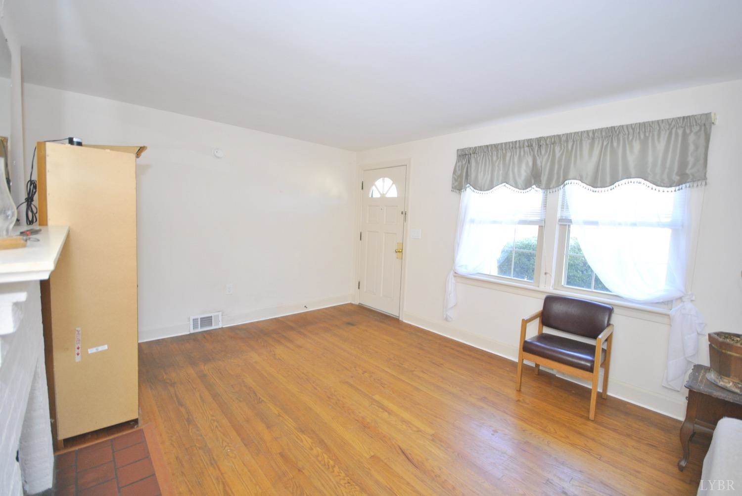 1121 Chestnut Hill Drive, Lynchburg, VA 24502