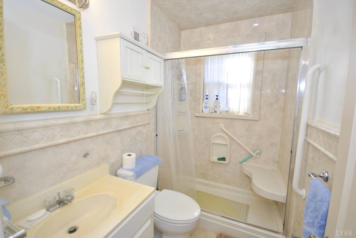 1121 Chestnut Hill Drive, Lynchburg, VA 24502