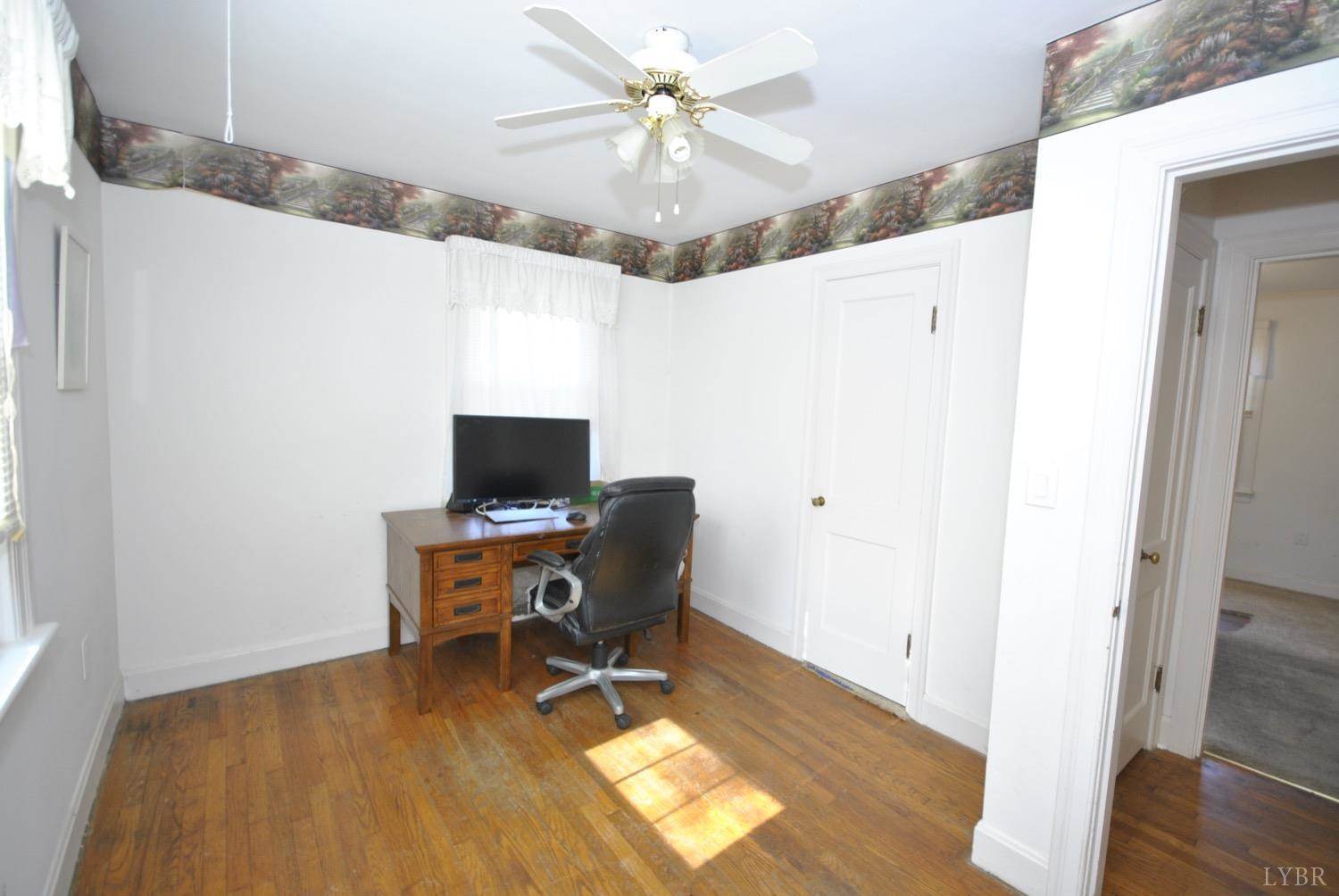 1121 Chestnut Hill Drive, Lynchburg, VA 24502