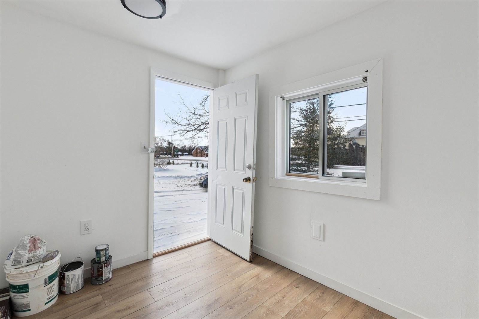 4173 South Belsay Road, Burton, MI 48519