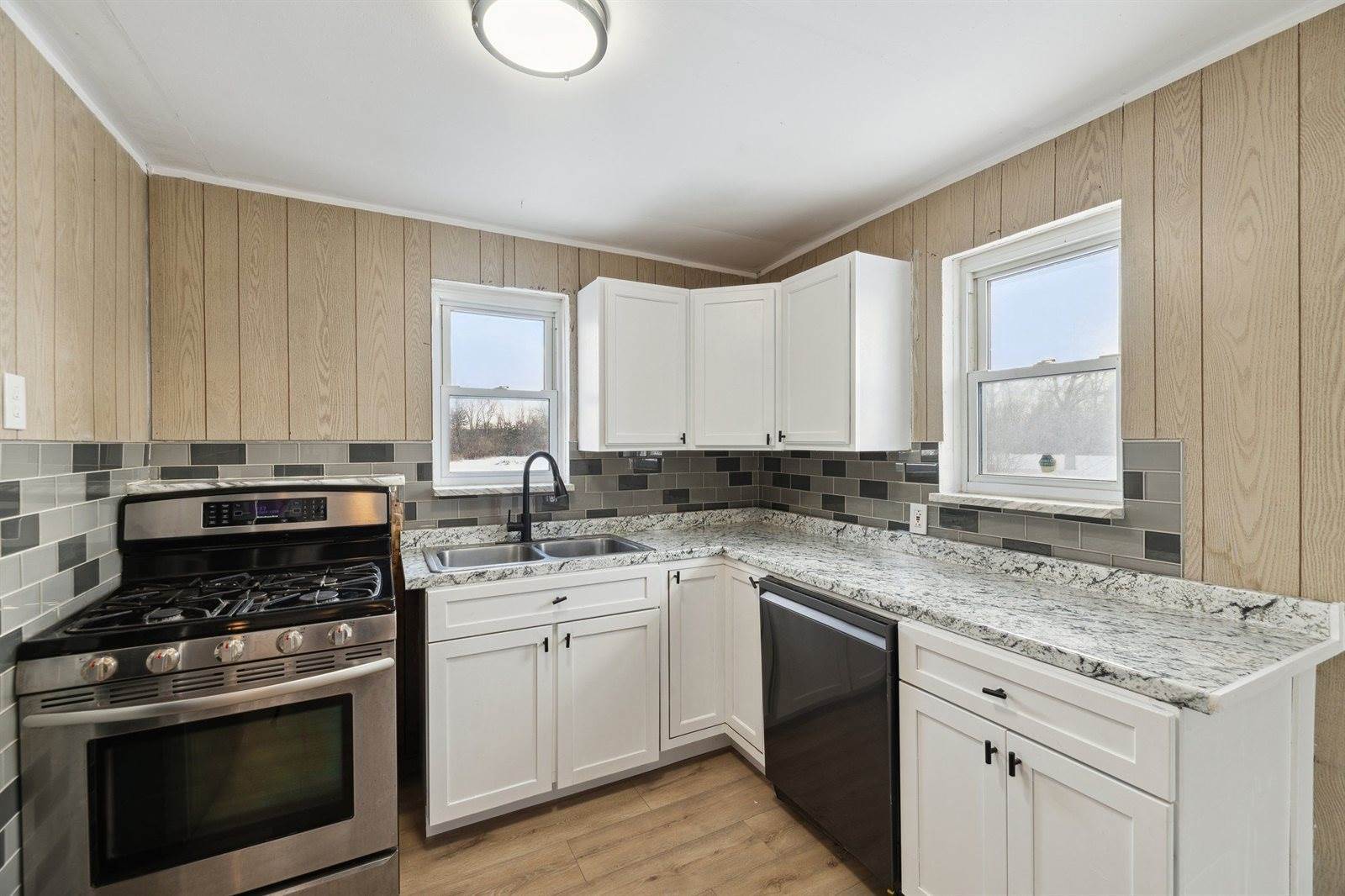 4173 South Belsay Road, Burton, MI 48519