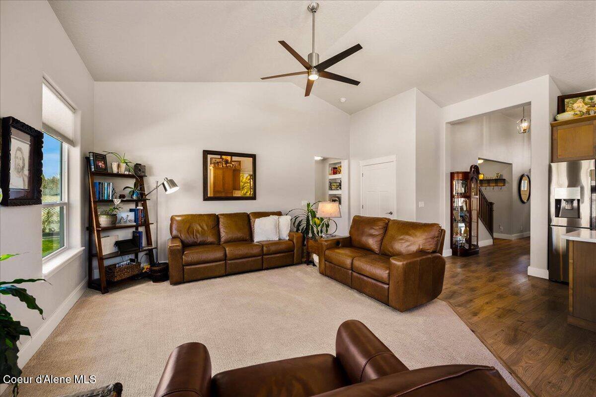 11273 North Emerald Dr, Hayden, ID 83835