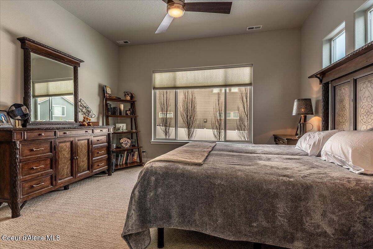 11273 North Emerald Dr, Hayden, ID 83835