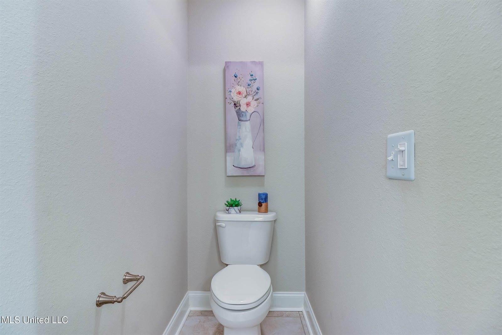 227 Madison Place Drive, Ocean Springs, MS 39564