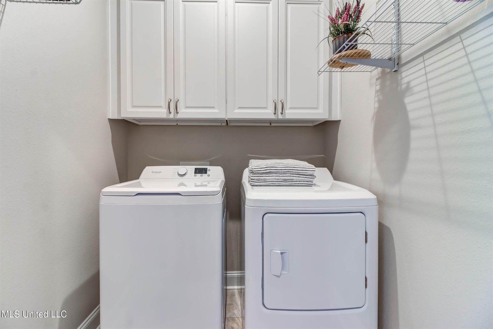 227 Madison Place Drive, Ocean Springs, MS 39564