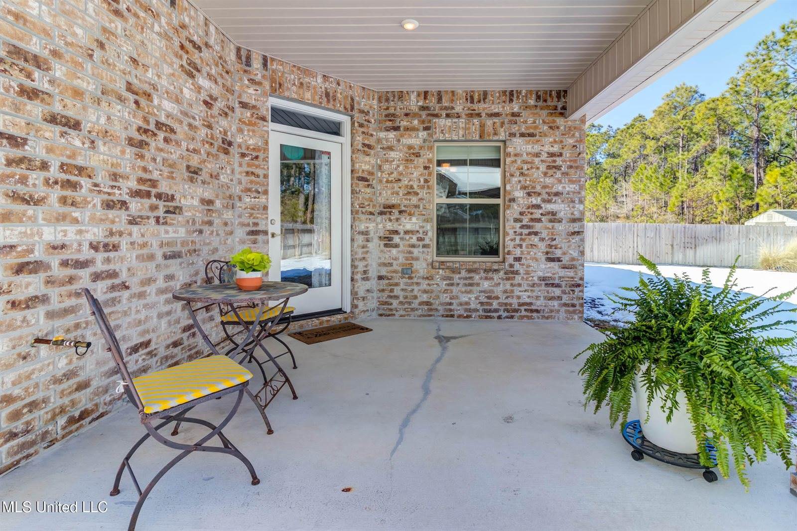 227 Madison Place Drive, Ocean Springs, MS 39564