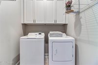 227 Madison Place Drive, Ocean Springs, MS 39564