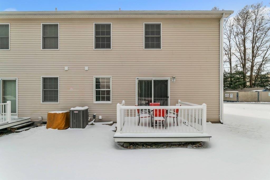 585 Sheridan St, Chicopee, MA 01020