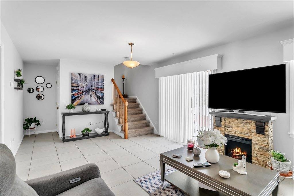 585 Sheridan St, Chicopee, MA 01020
