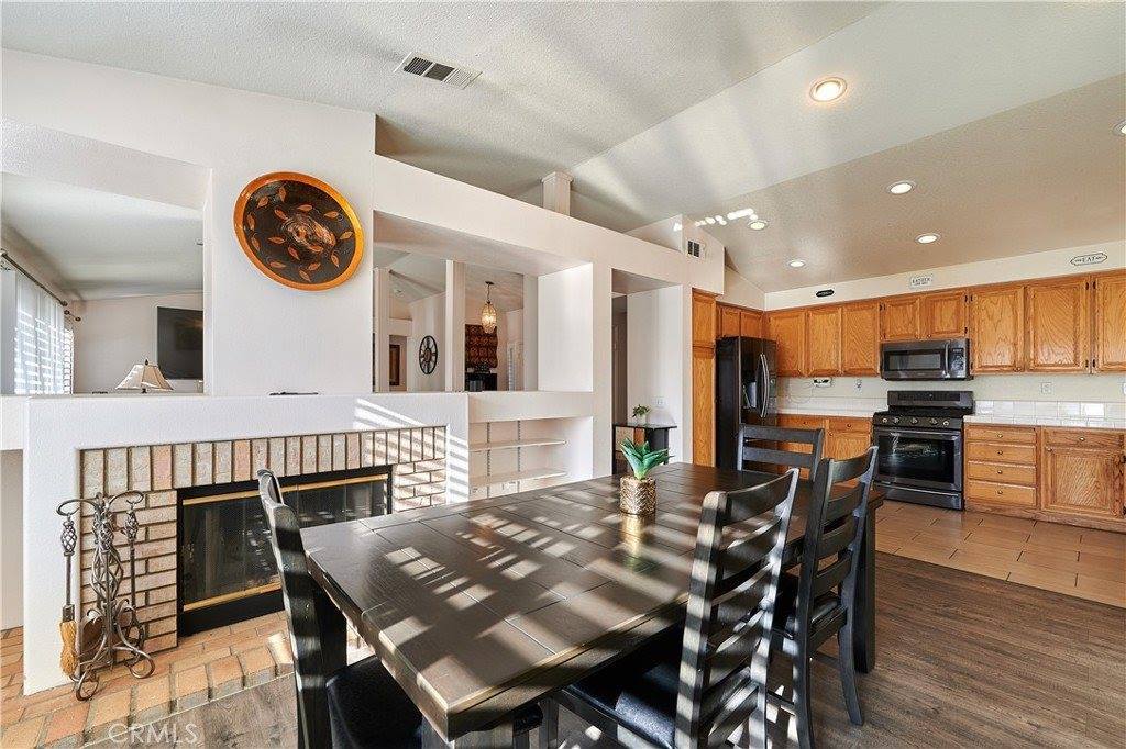 12426 Del Amo Way, Victorville, CA 92392