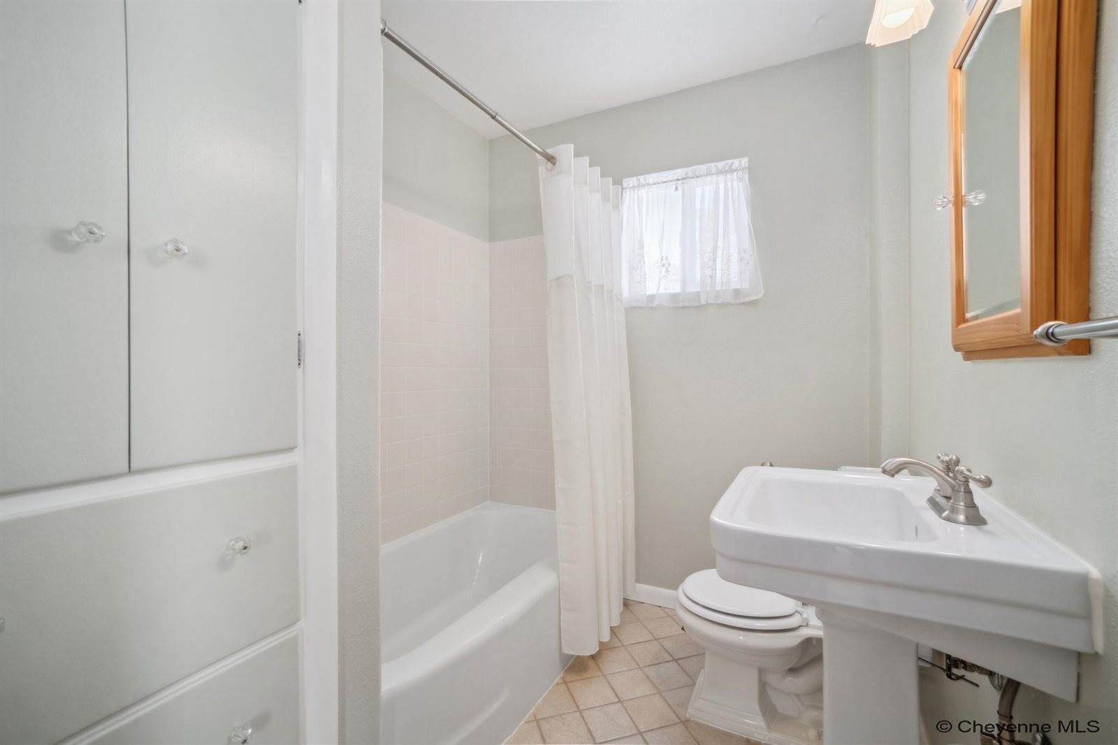 3228 Boxelder Dr, Cheyenne, WY 82001