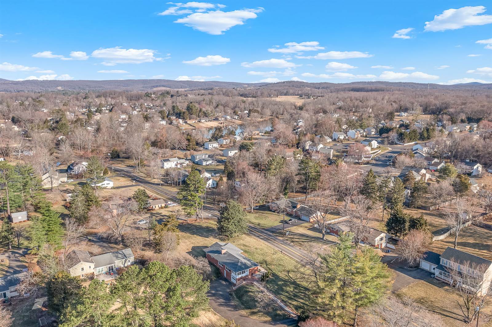 6321 Nordix Dr, Warrenton, VA 20187