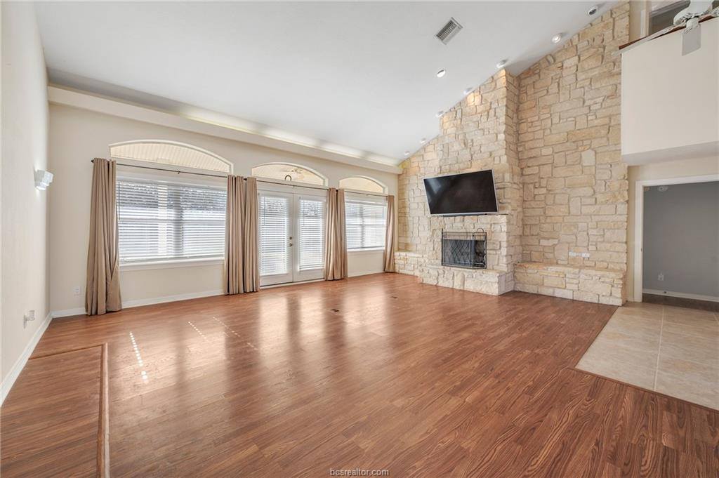 1202 Glenhaven Drive, College Station, TX 77840