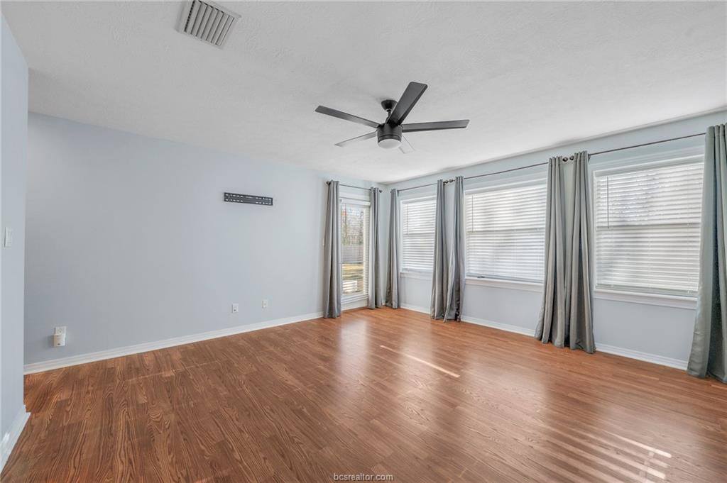 1202 Glenhaven Drive, College Station, TX 77840