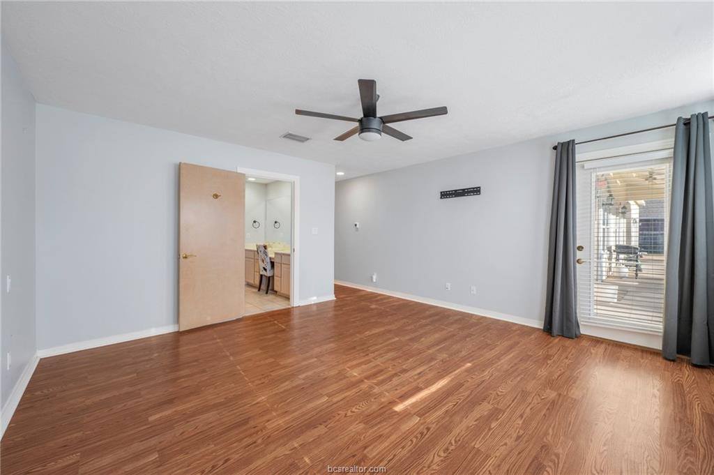 1202 Glenhaven Drive, College Station, TX 77840