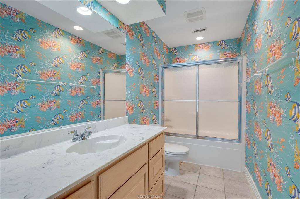 1202 Glenhaven Drive, College Station, TX 77840