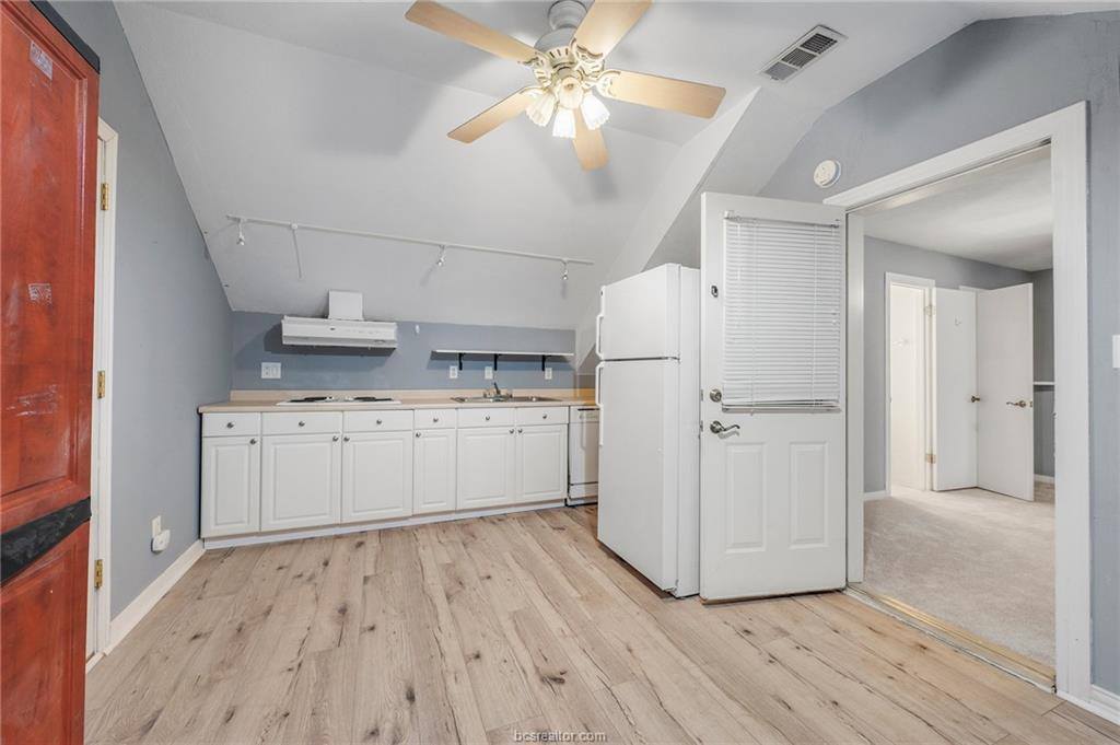 1202 Glenhaven Drive, College Station, TX 77840