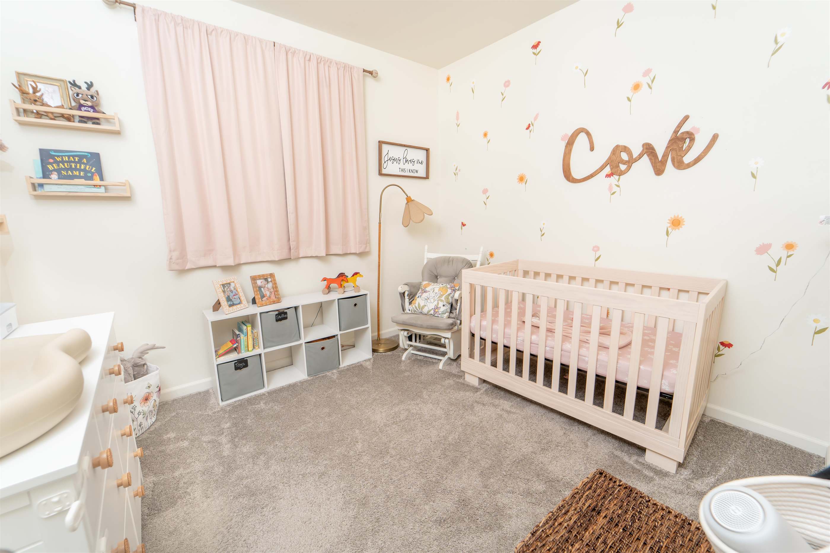 3219 Manchester Street, Tulare, CA 93277