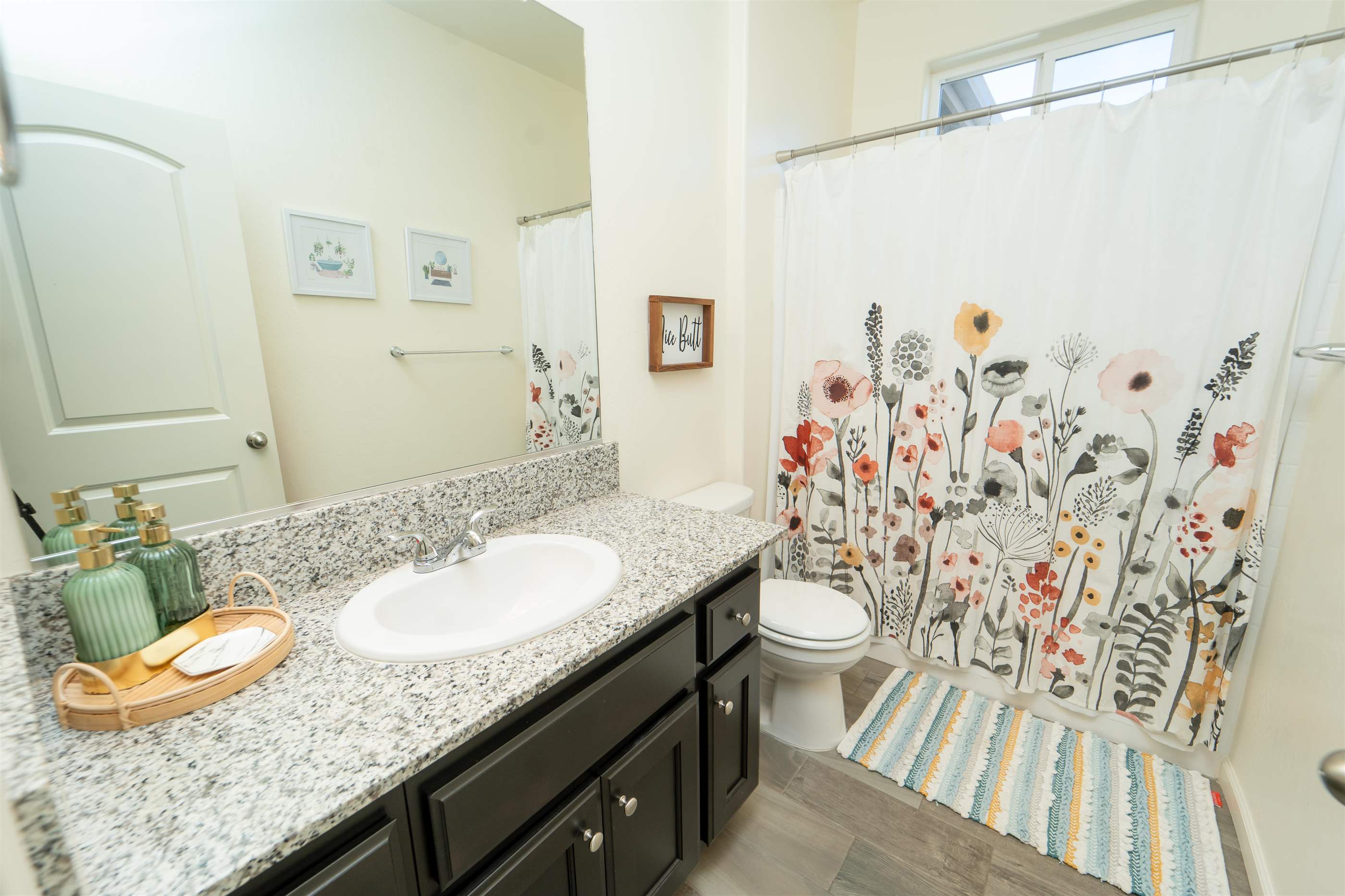 3219 Manchester Street, Tulare, CA 93277