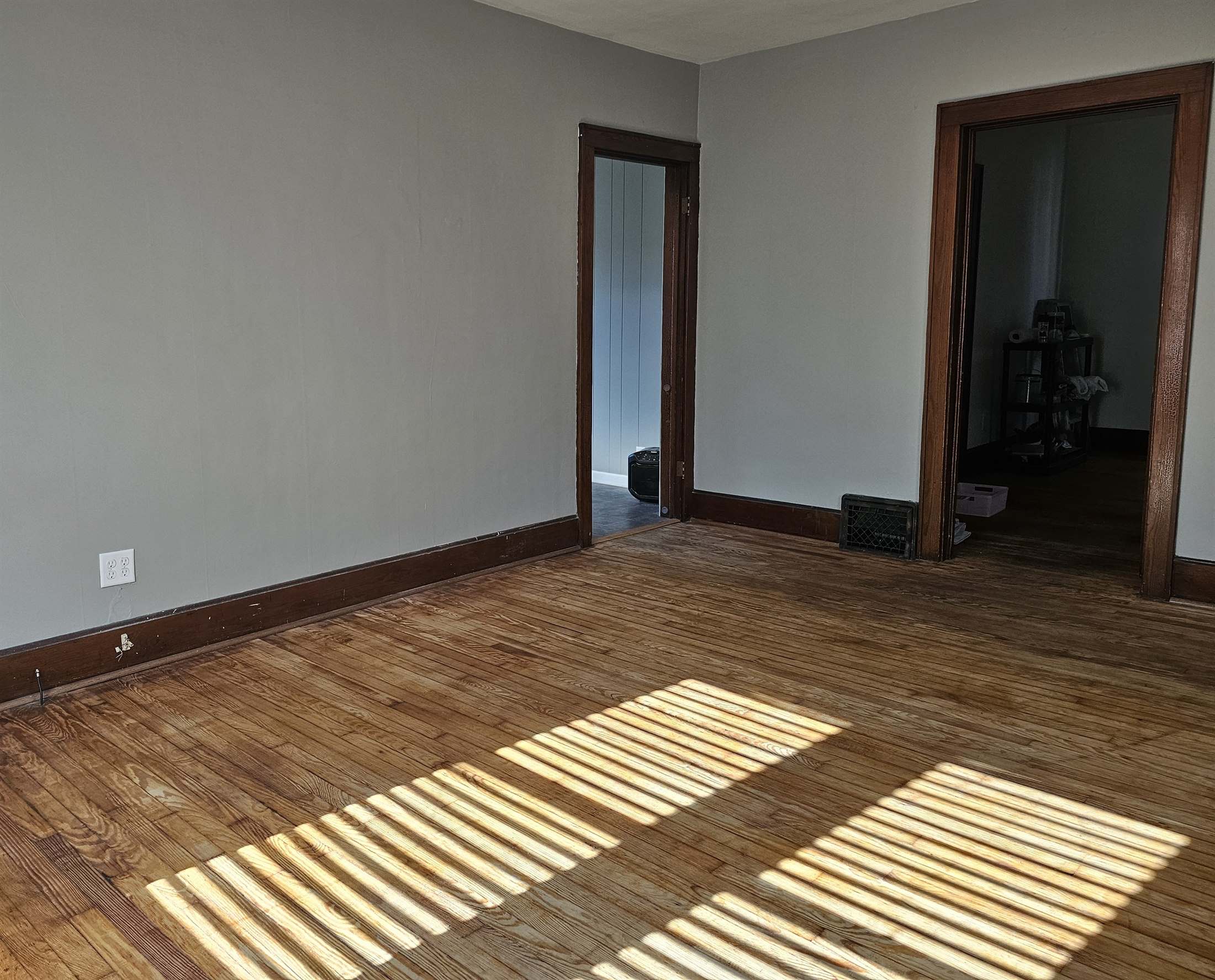 602 N 13 1/2 Street, Terre Haute, IN 47807