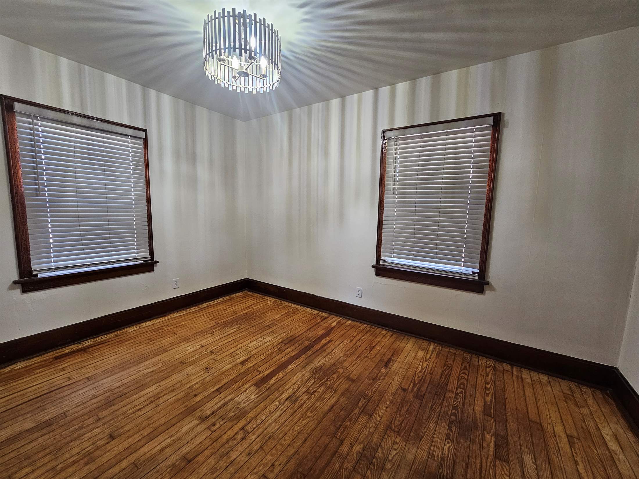 602 N 13 1/2 Street, Terre Haute, IN 47807