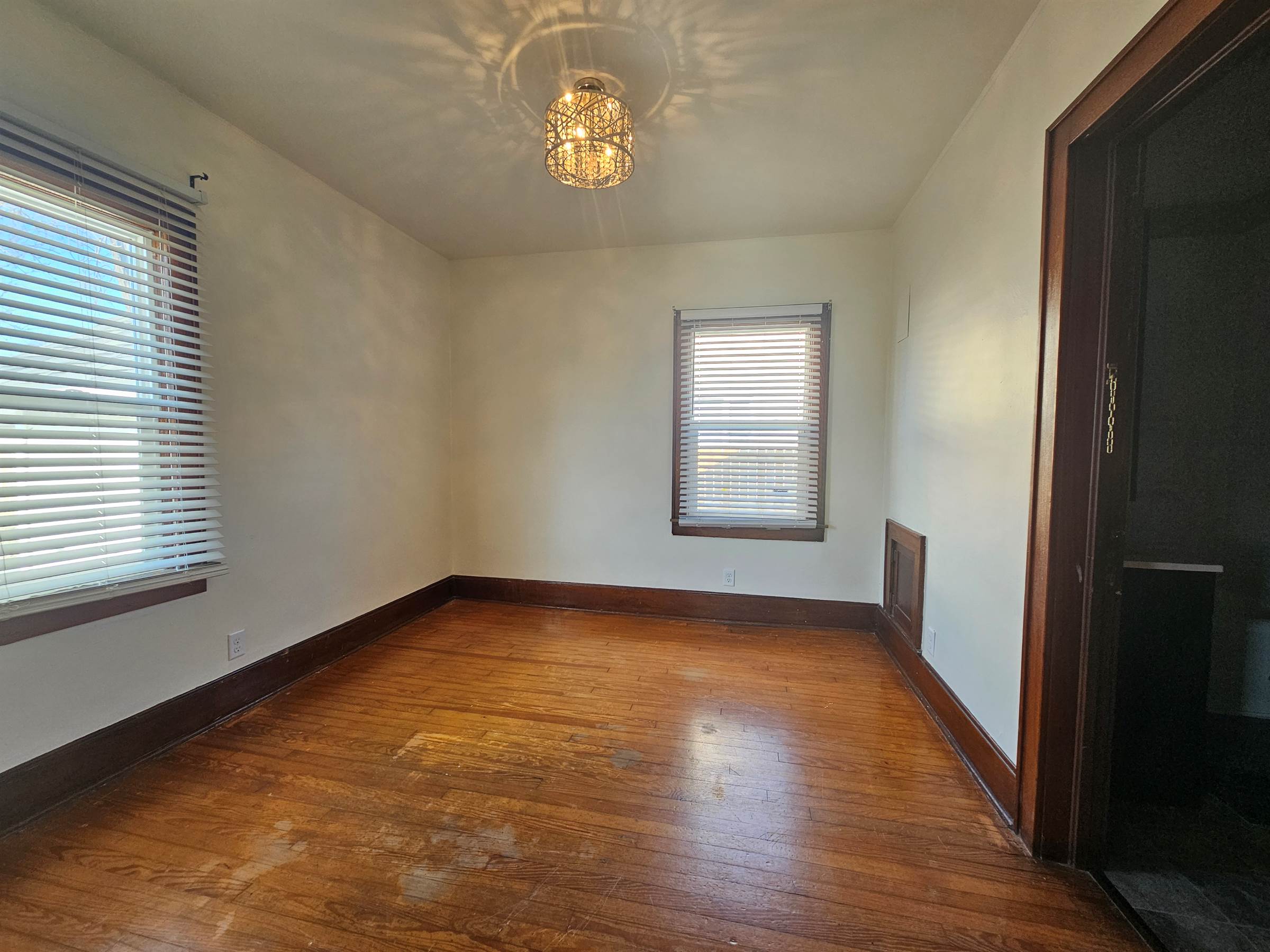 602 N 13 1/2 Street, Terre Haute, IN 47807