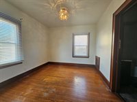 602 N 13 1/2 Street, Terre Haute, IN 47807