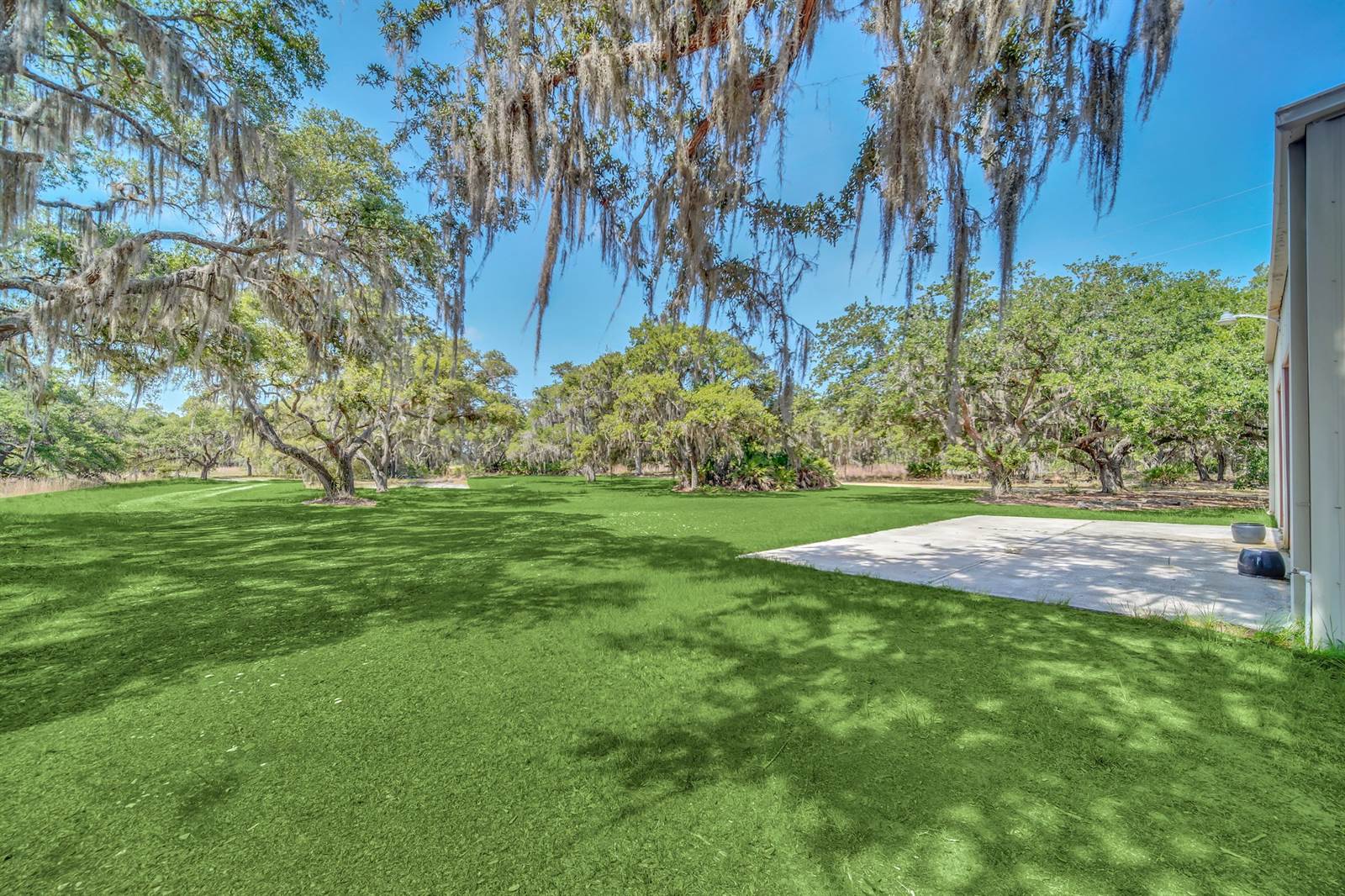 21113 Kissimmee Shores Road, Lake Wales, FL 33898