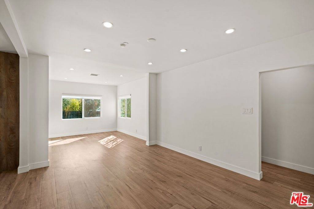 1312 Western Ave, Glendale, CA 91201