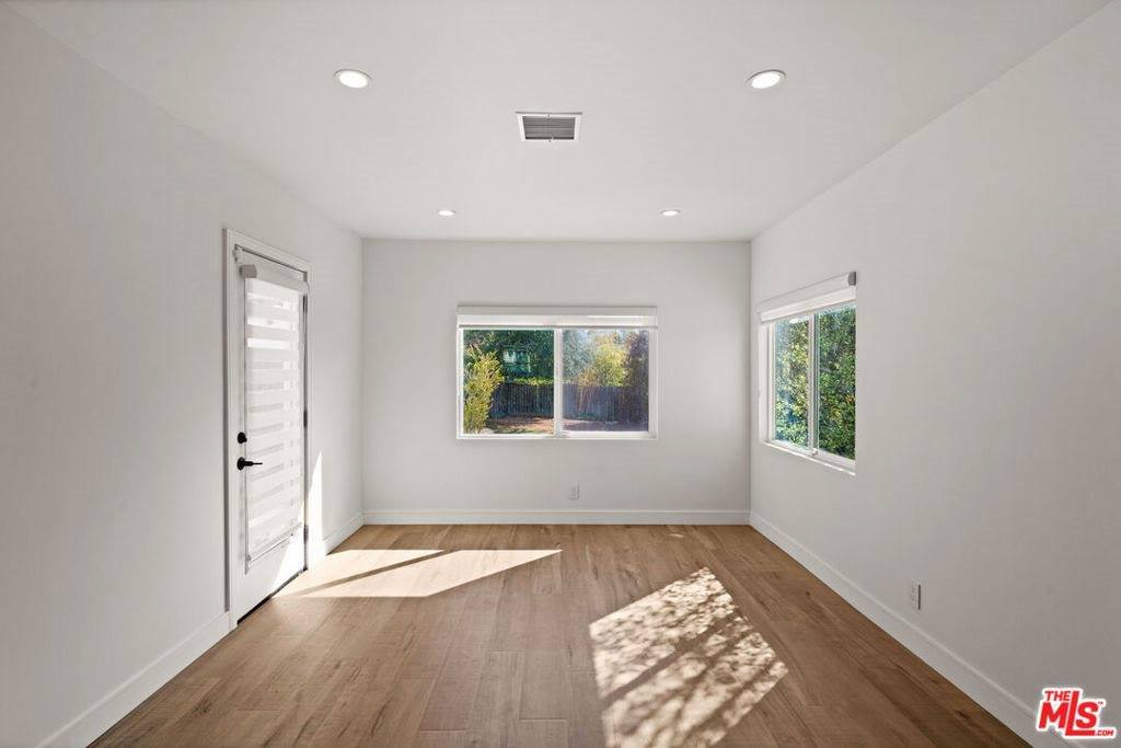 1312 Western Ave, Glendale, CA 91201