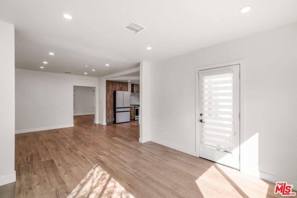 1312 Western Ave, Glendale, CA 91201