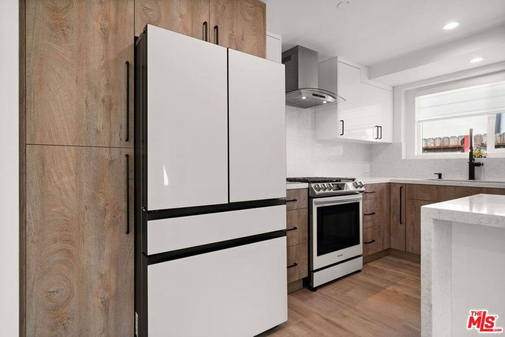 1312 Western Ave, Glendale, CA 91201