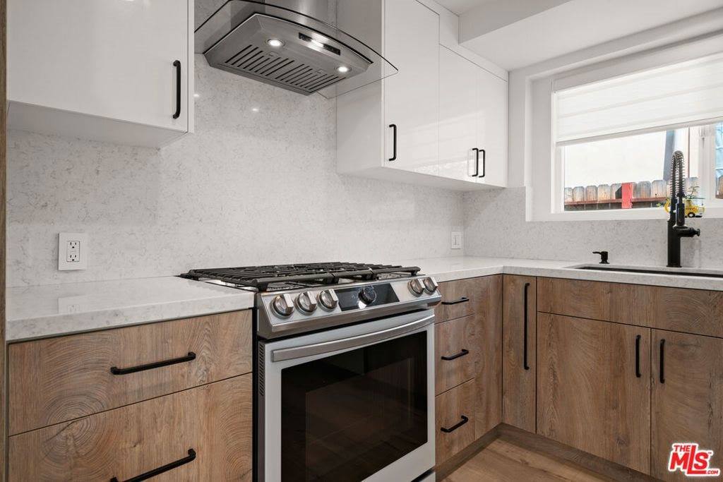 1312 Western Ave, Glendale, CA 91201