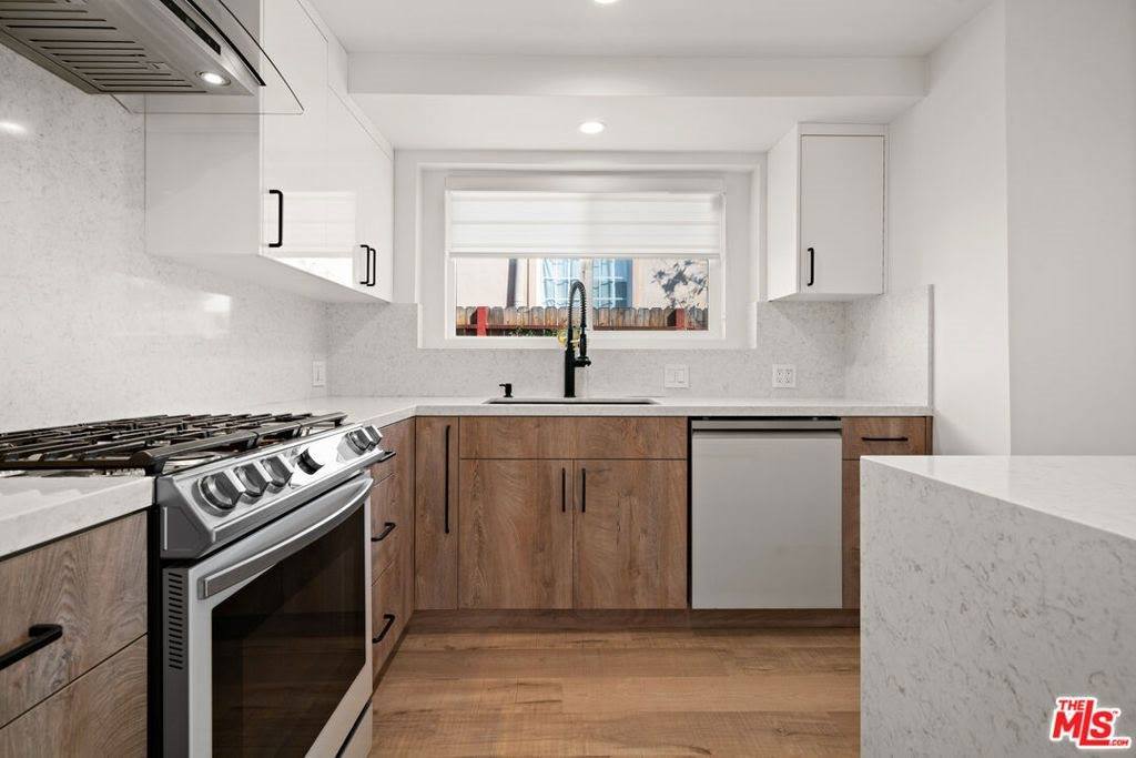 1312 Western Ave, Glendale, CA 91201