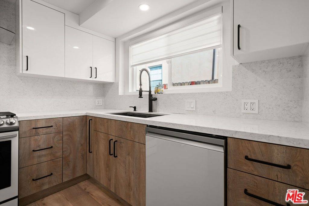 1312 Western Ave, Glendale, CA 91201