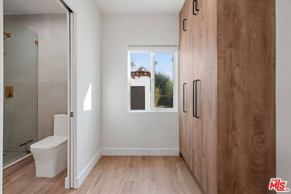 1312 Western Ave, Glendale, CA 91201