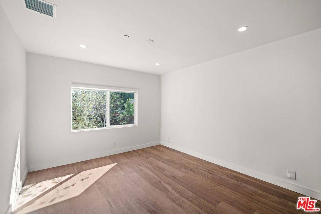 1312 Western Ave, Glendale, CA 91201