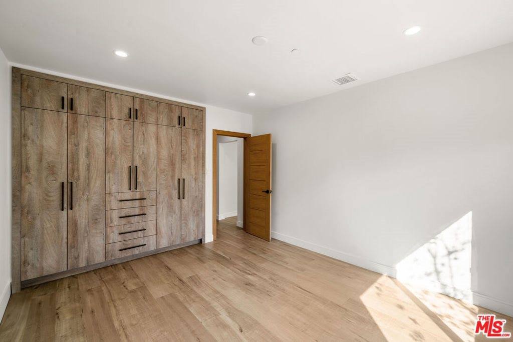 1312 Western Ave, Glendale, CA 91201