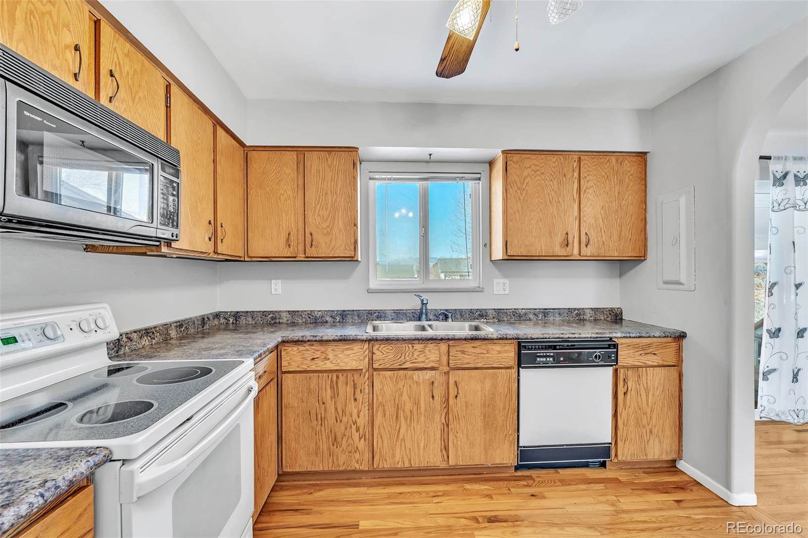 1318 Lewis Lane, Colorado Springs, CO 80915