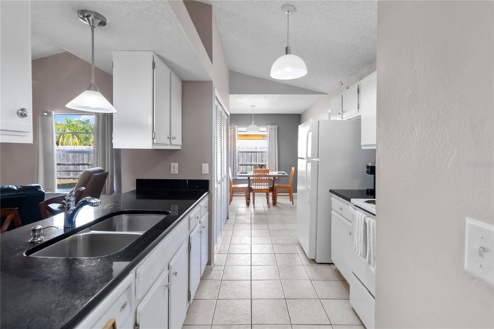 8024 Lesia Circle, Orlando, FL 32835