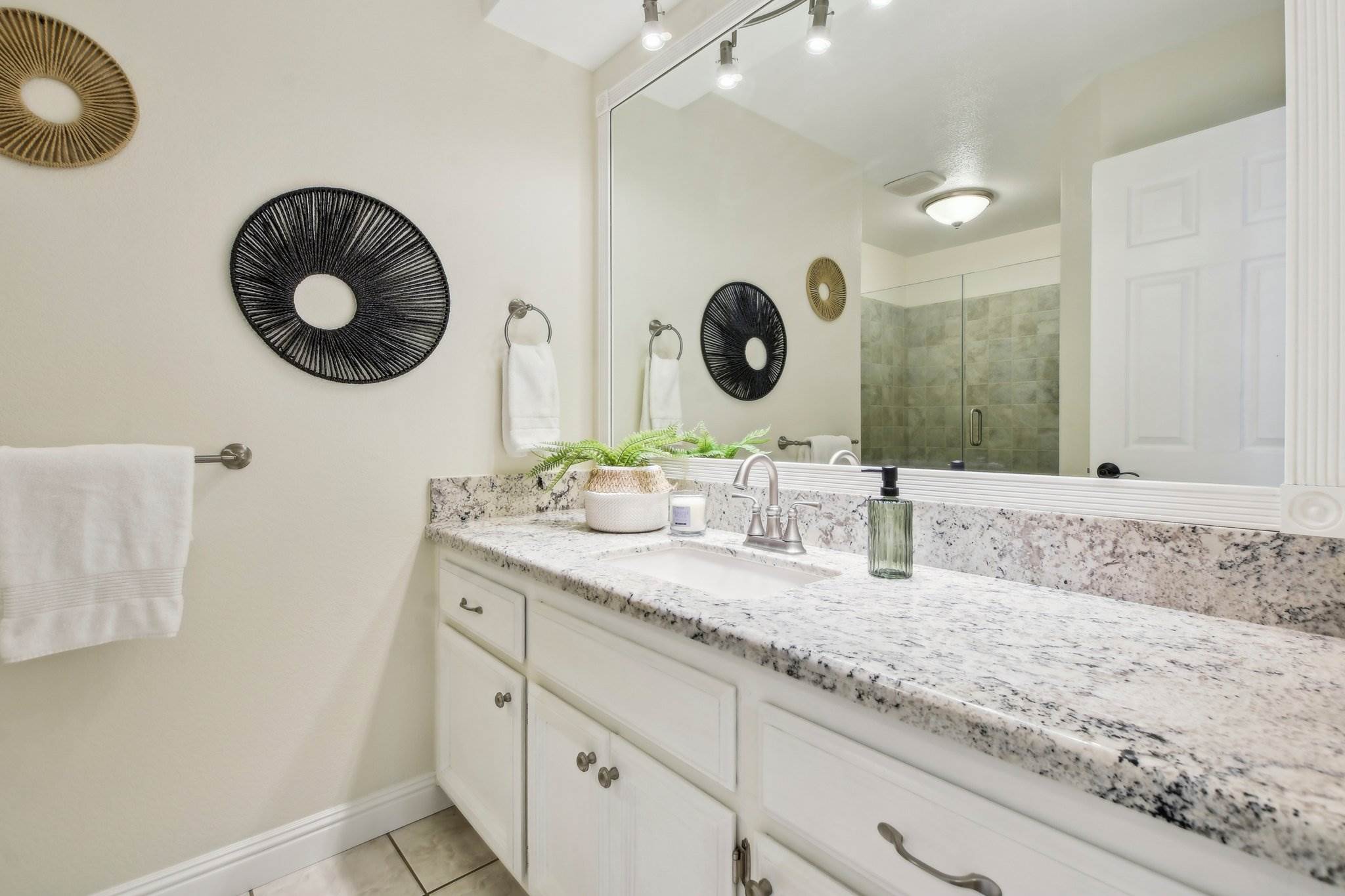 5802 Balfor Rd., Rocklin, CA 95765