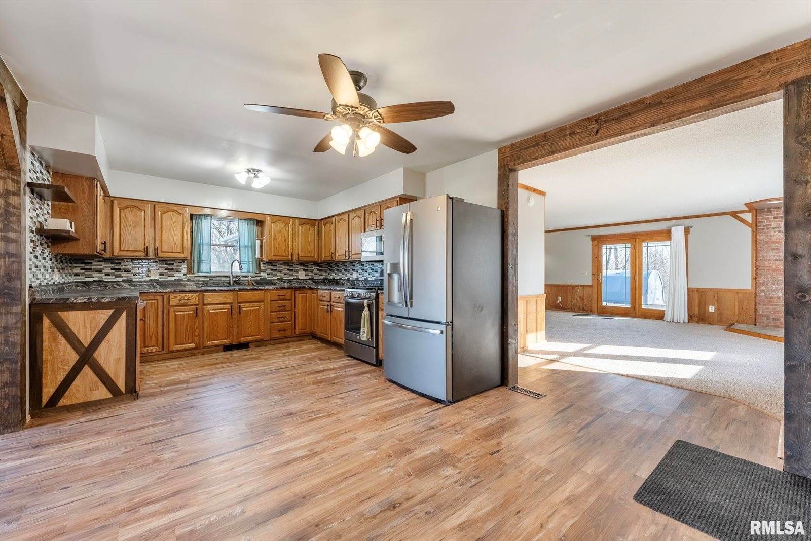 2963 Highway 67 Highway, Camanche, IA 52730