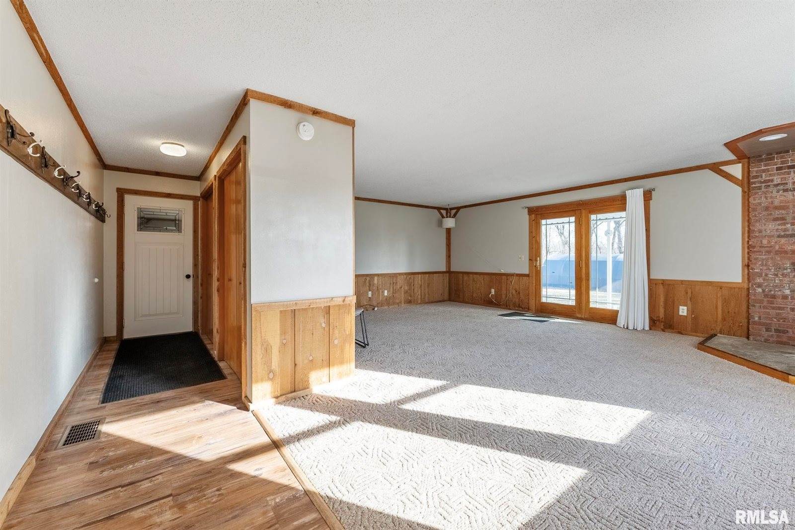 2963 Highway 67 Highway, Camanche, IA 52730