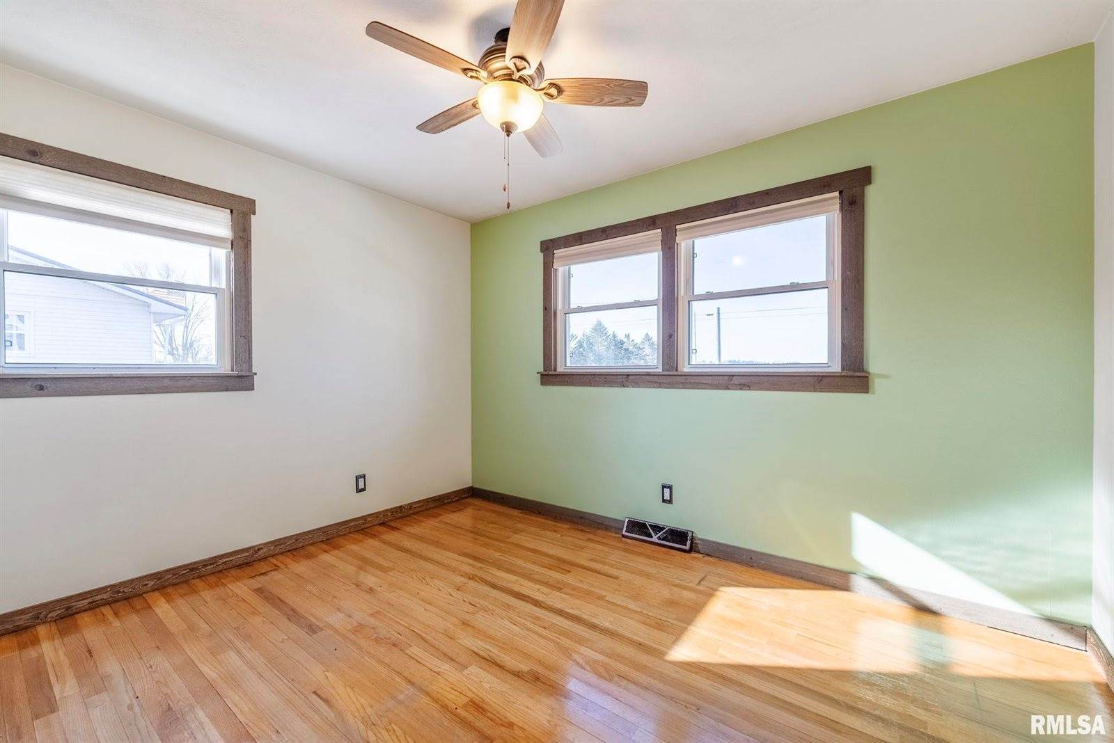 2963 Highway 67 Highway, Camanche, IA 52730